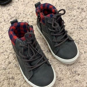 Oshkosh bgosh toddler size 9 side zip tennis shoes